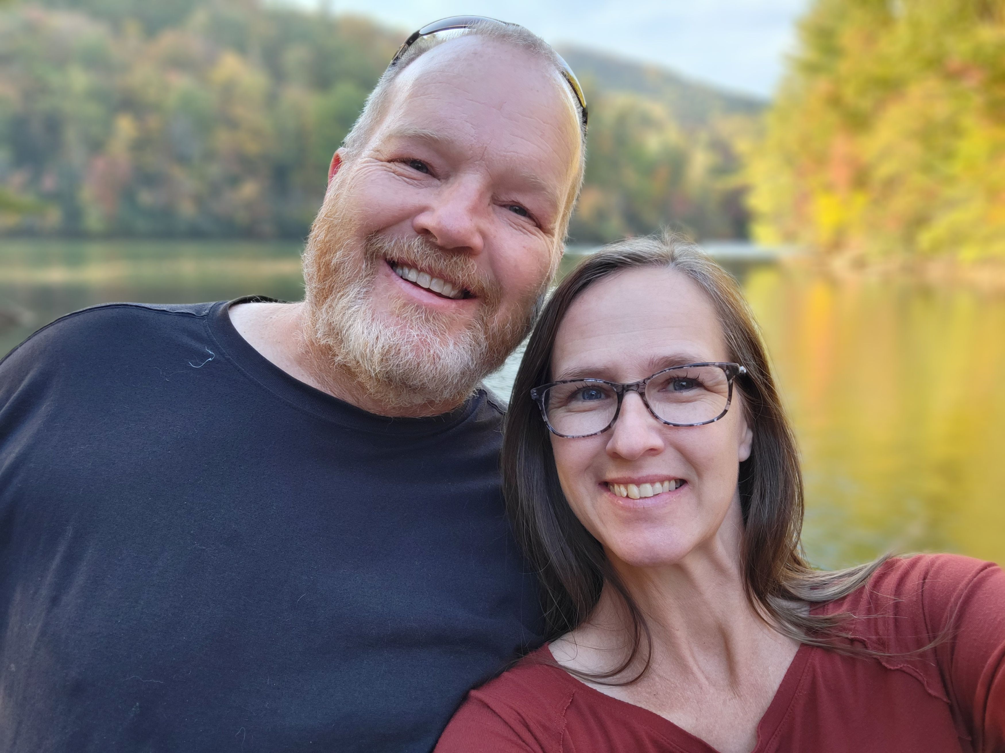 Picture of Linda Devaney and husband
