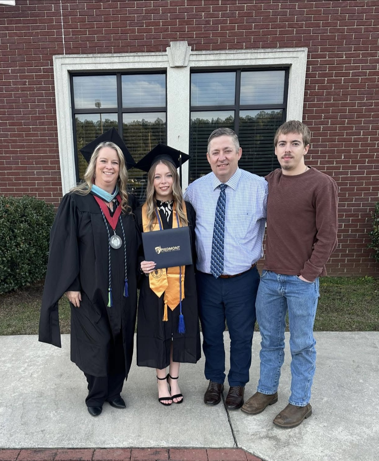Picture of Cassie Gilliam and family